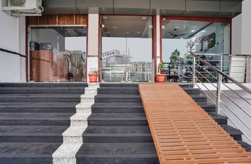 Ajmer House | Collection O Ajmer Central