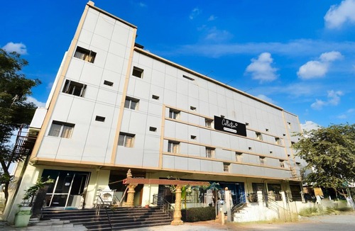 Hyderabad House | Collection O Godavari Kompally