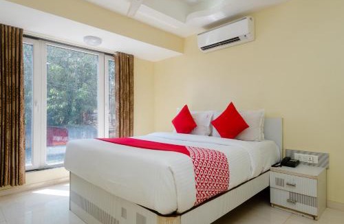 Jogeshwari West Hotel | Collection O Grand Corp Inn