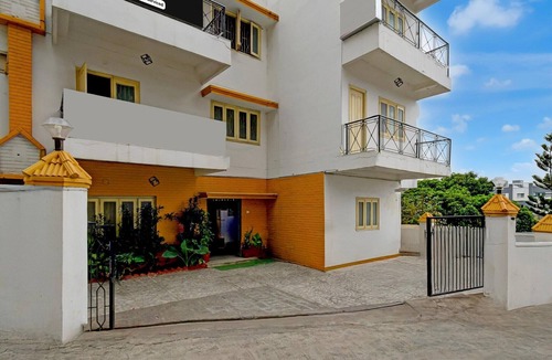 Green Valley House | Collection O Irrum Manzil Metro Station