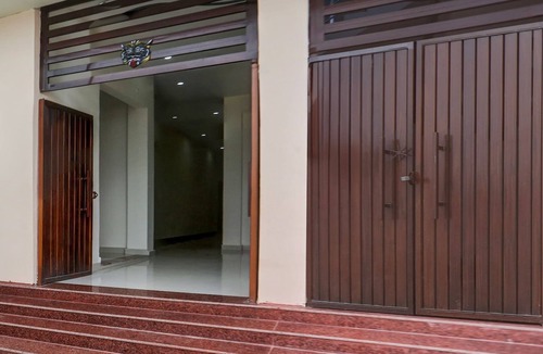 Kalyanpur House | Collection O kalyanpur metro station