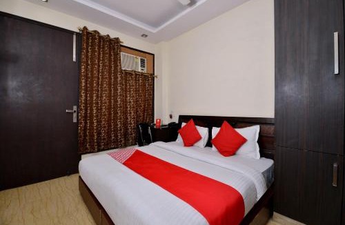 Chittaranjan Hotel | Collection O Lotus Bed & Breakfast