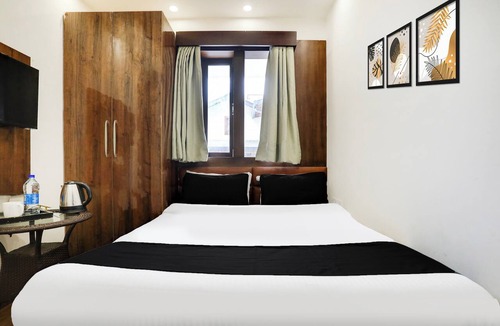Nainital Hotel | Collection O Mall Road Nainital Formerly