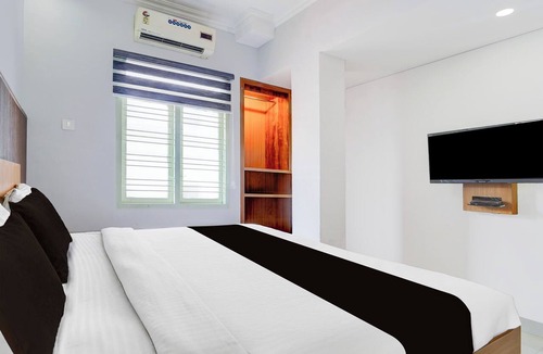 Shenoys Hotel | Collection O Market Road Ernakulam