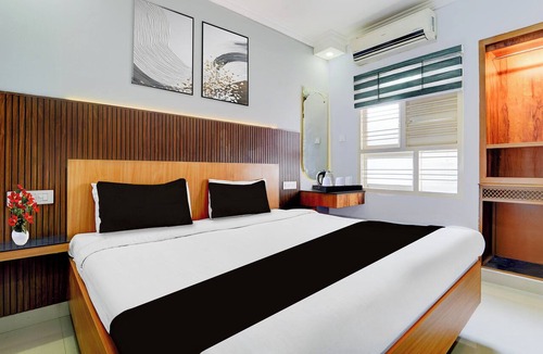 Shenoys Hotel | Collection O Market Road Ernakulam