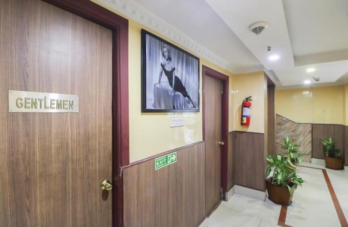 Sector V Hotel | Collection O Radha Kanhaiya