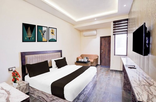 Noida Hotel | Collection O Sector 108 Noida
