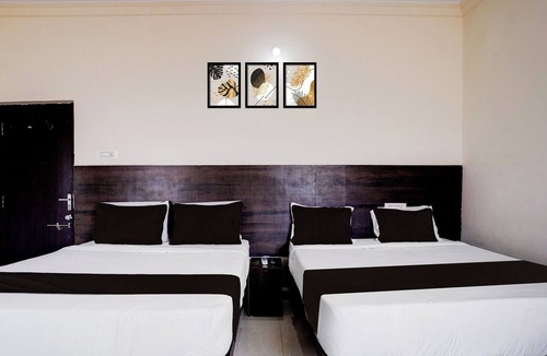Hubli Hotel | Collection O Sunset Point PB Road