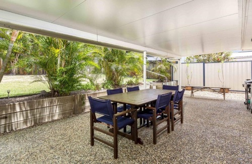 Bellara House | Comfortable Lowset Family Home