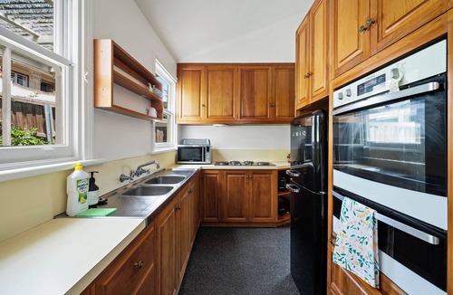 New Town House | Cornelian Bay Hideaway close to CBD