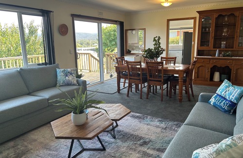 Triabunna Cottage | Cosy Coastal Cottage close to Maria Island Ferry CURRENTLY UNDER RENOVATION