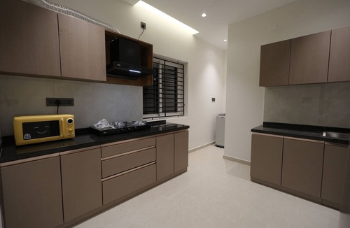 Mangalore Apartment | Cozy 2-bedroom apartment in pleasant Mangaluru with AC
