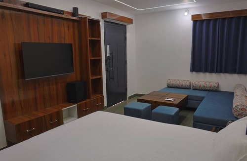 Chittorgarh Other | Cozy 2-bedroom with luxurious Pool and kitchen farmhouse in Chittorgarh with AC