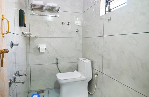 Murudeshwara Hotel | CR7 Stay Rooms and Homestay
