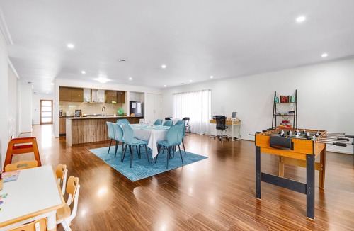 Cranbourne North House | Cranbourne Cottage, Home Away from Home with a Resort feel.