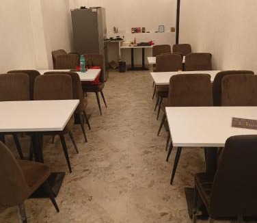 Sealdah Hotel | Creek Row