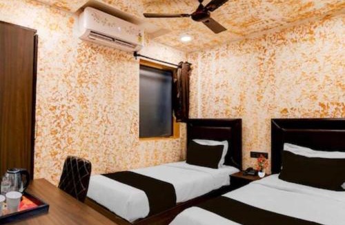 Sealdah Hotel | Creek Row