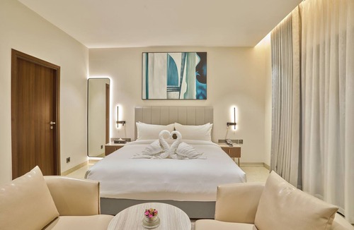 Kuravilangad Hotel | Crowne Regency