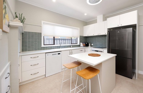 Wodonga House | Cute Cummings St Cottage - Gorgeous renovated three bedroom cottage in Wodonga