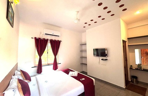 Kuilapalayam Hotel | De Capital Hotel