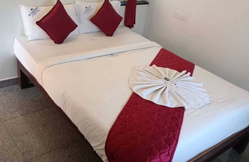 Kuilapalayam Hotel | De Capital Hotel