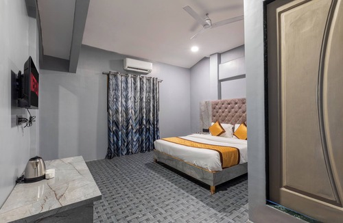 Juhu House | De Classico Hotel - Lokhandwala
