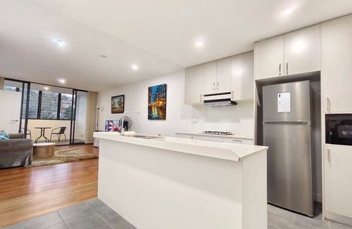 Dee Why Apartment | Dee Why 2BR Apartment Near Beach & Shops