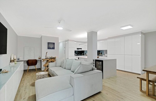 Maroochydore Apartment | Delightfully Modern, Newly Renovated Apartment