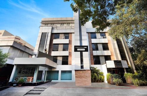 Kodambakkam House | Deluxe Cine City