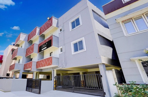 Chennai House | Deluxe Srinivasa Residency