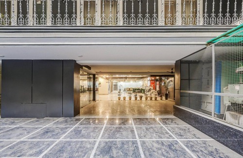 Udyog Vihar House | DeluxeCloud Bay