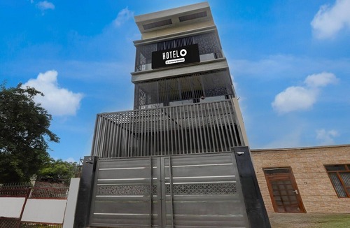 Ayodhya House | DeluxeHotel Gaurav Inn