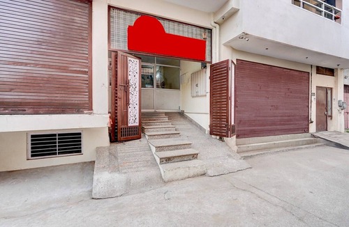 Alwar House | DeluxeHotel O Railway station road