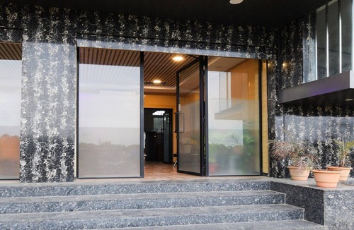 Hyderabad House | DeluxeKrishna Hotel