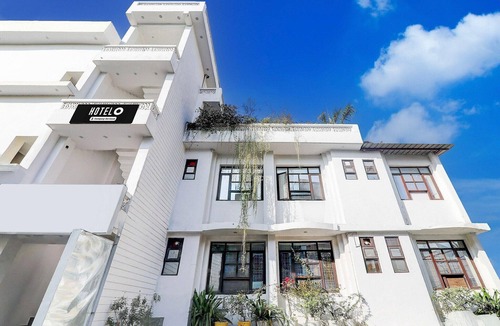 Indira Nagar House | DeluxeVibrant Inn