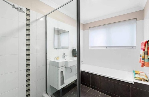 Denhams Beach Apartment | Denhams Beach Waterfront