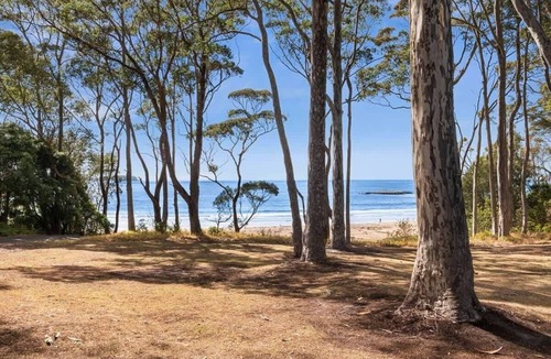 Denhams Beach Apartment | Denhams Beach Waterfront