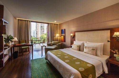 DLF Phase 5 Hotel | DLF Club 5