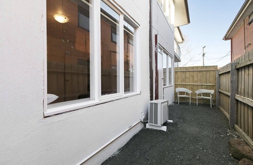 Balaclava Apartment | Domi Rentals - The Carlisle Apartments