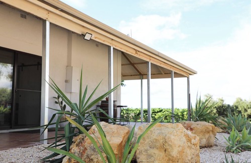 Barmera House | Dreamy Abode, your idyllic getaway nestled in the heart of the Riverland.