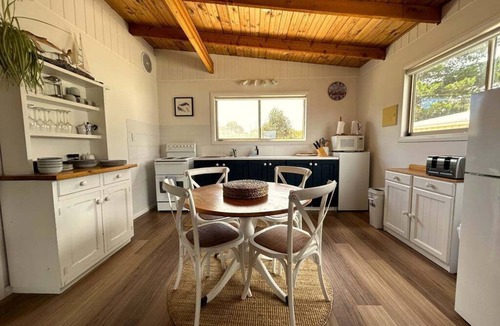 Dolphin Sands House | Driftwood Cottage - Holiday Houses Tasmania