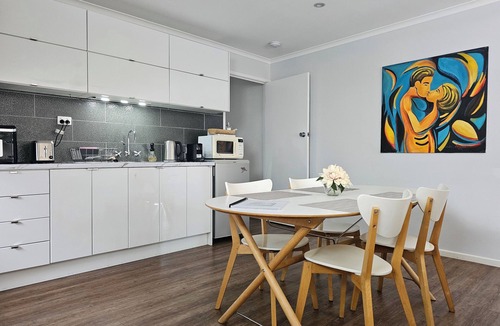 Rochedale South Apartment | Easy Access to Brisbane - Gold Coast Private Guest Unit w/on-site Parking