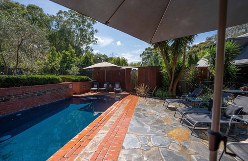 Yarra Glen House | Eden Yarra Valley Accommodation Flexible options 7-10 bedrooms, up to 30 guests