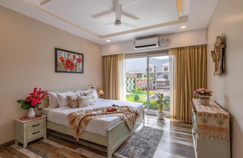 Bedla Villa | ELIVAAS Signature 2 BHK Pet Friendly Villa with Pvt Pool - Heaven in Hill