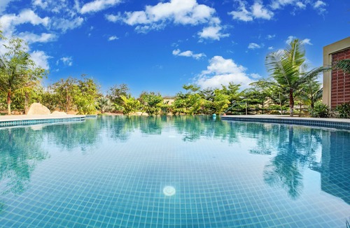 Kumbalgodu Hotel | ELIVAAS Urvi Resort | Eco-Luxury Getaway with Pool