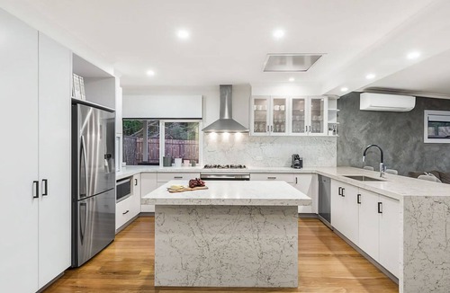Mount Martha House | Ellerina Sea Vista | Stunning Views with Pool and Sauna