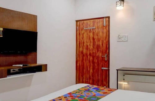 Thousand Lights Hotel | Embassy Gate Residency