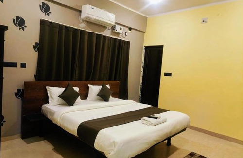 Bhubaneshwar House | Emerlad Euphoria