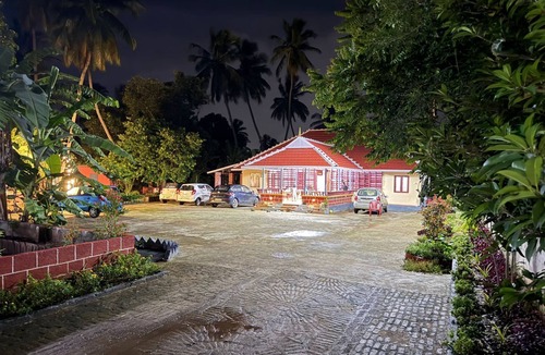 Chittur Bed & Breakfast | Essaar punnot Farmstay resort