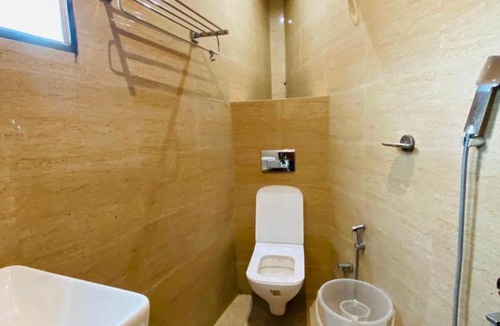Bullawala Hotel | Evia Stayz 5 Min Drive to Railway Station